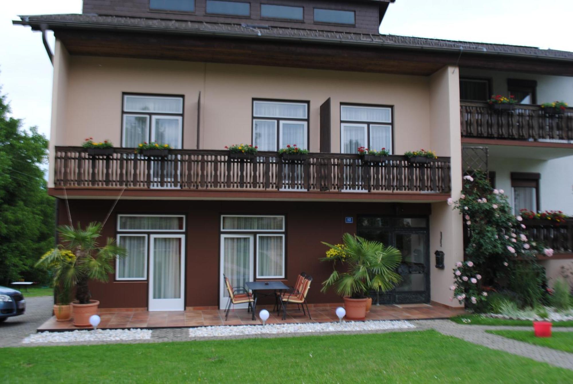 Ferienhaus Michor Latschach ober dem Faakersee Exterior photo